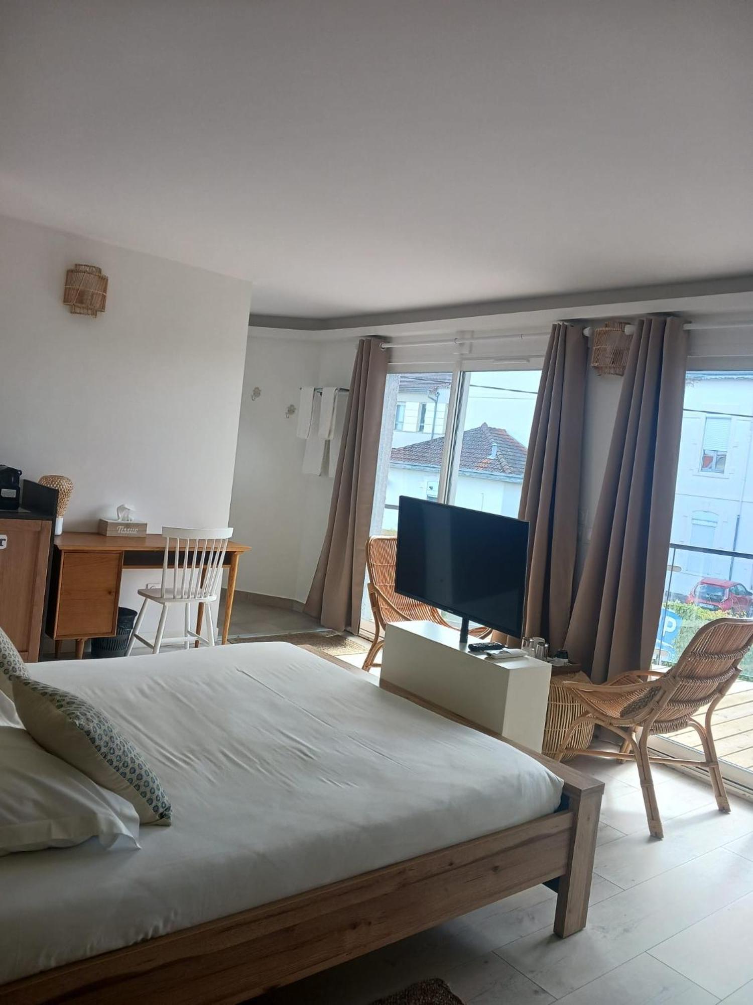 Aracari Hotel Villars-les-Dombes Exterior foto