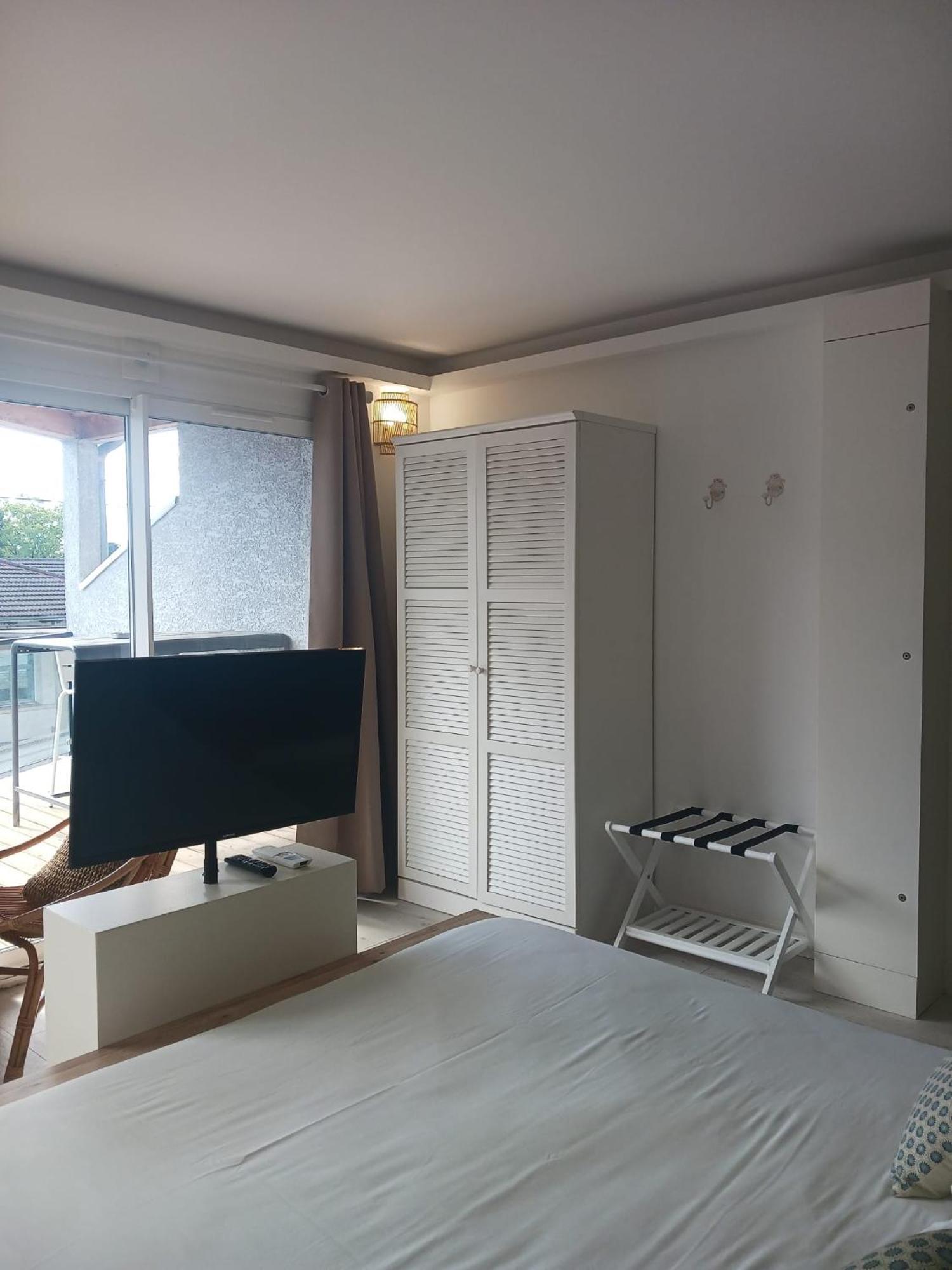 Aracari Hotel Villars-les-Dombes Exterior foto