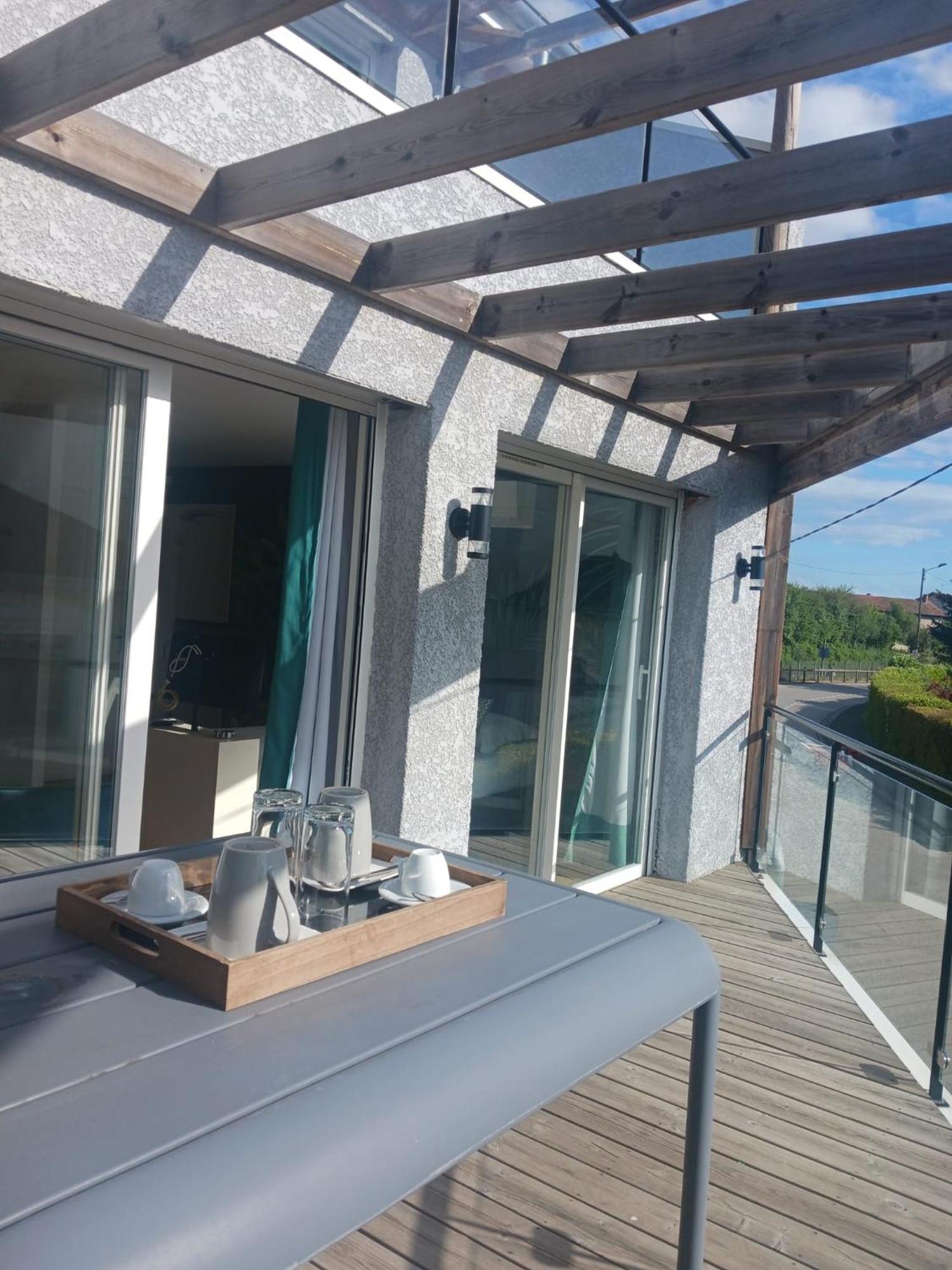 Aracari Hotel Villars-les-Dombes Exterior foto